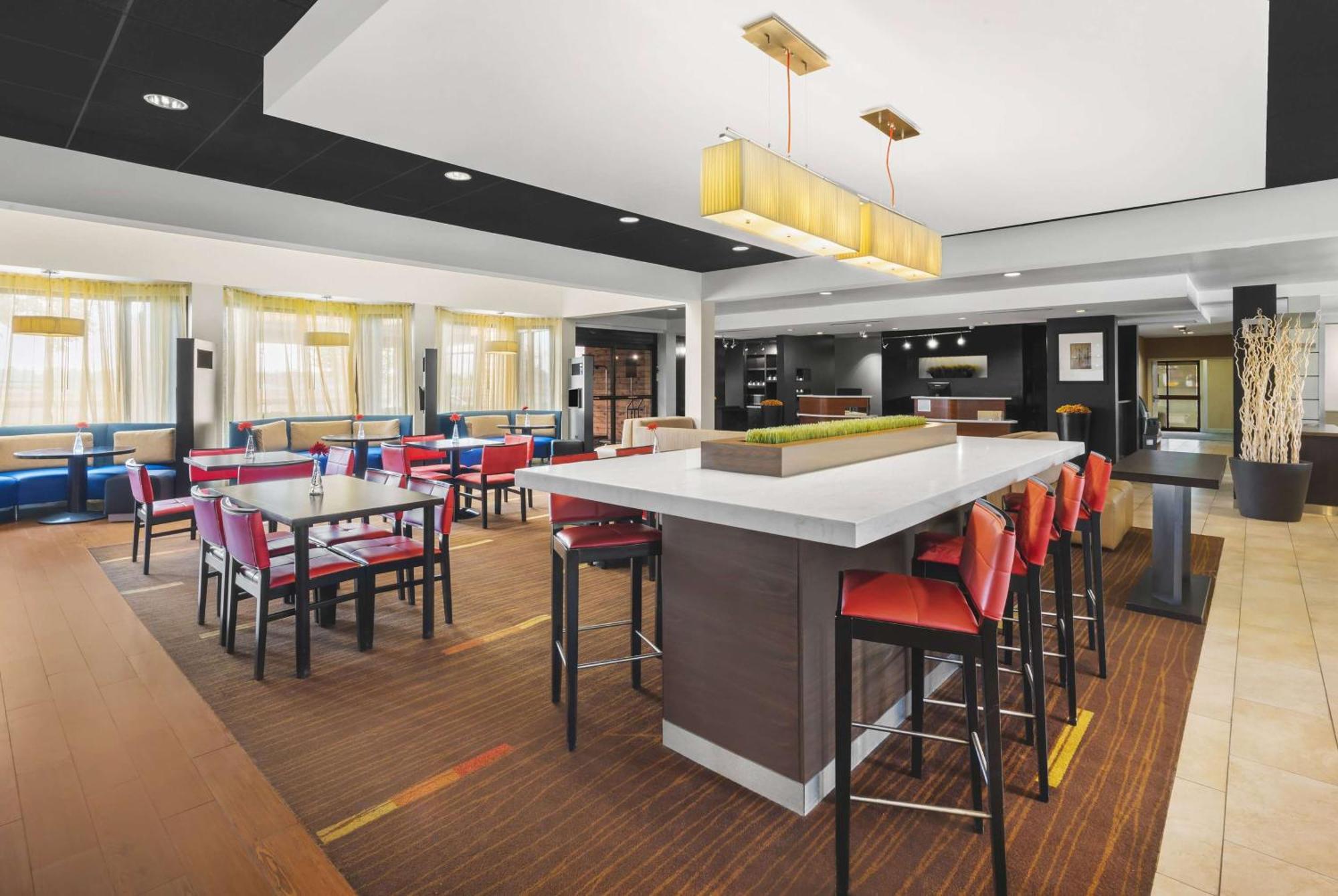 Super 8 By Wyndham Dallas Love Field Airport Ngoại thất bức ảnh