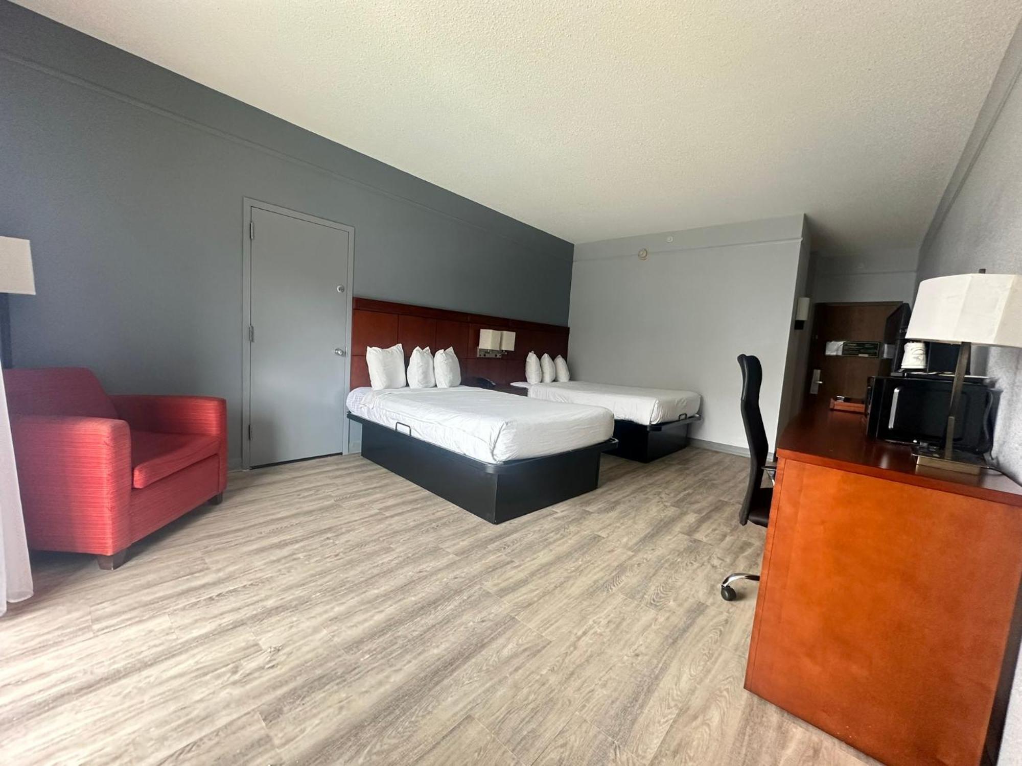 Super 8 By Wyndham Dallas Love Field Airport Ngoại thất bức ảnh