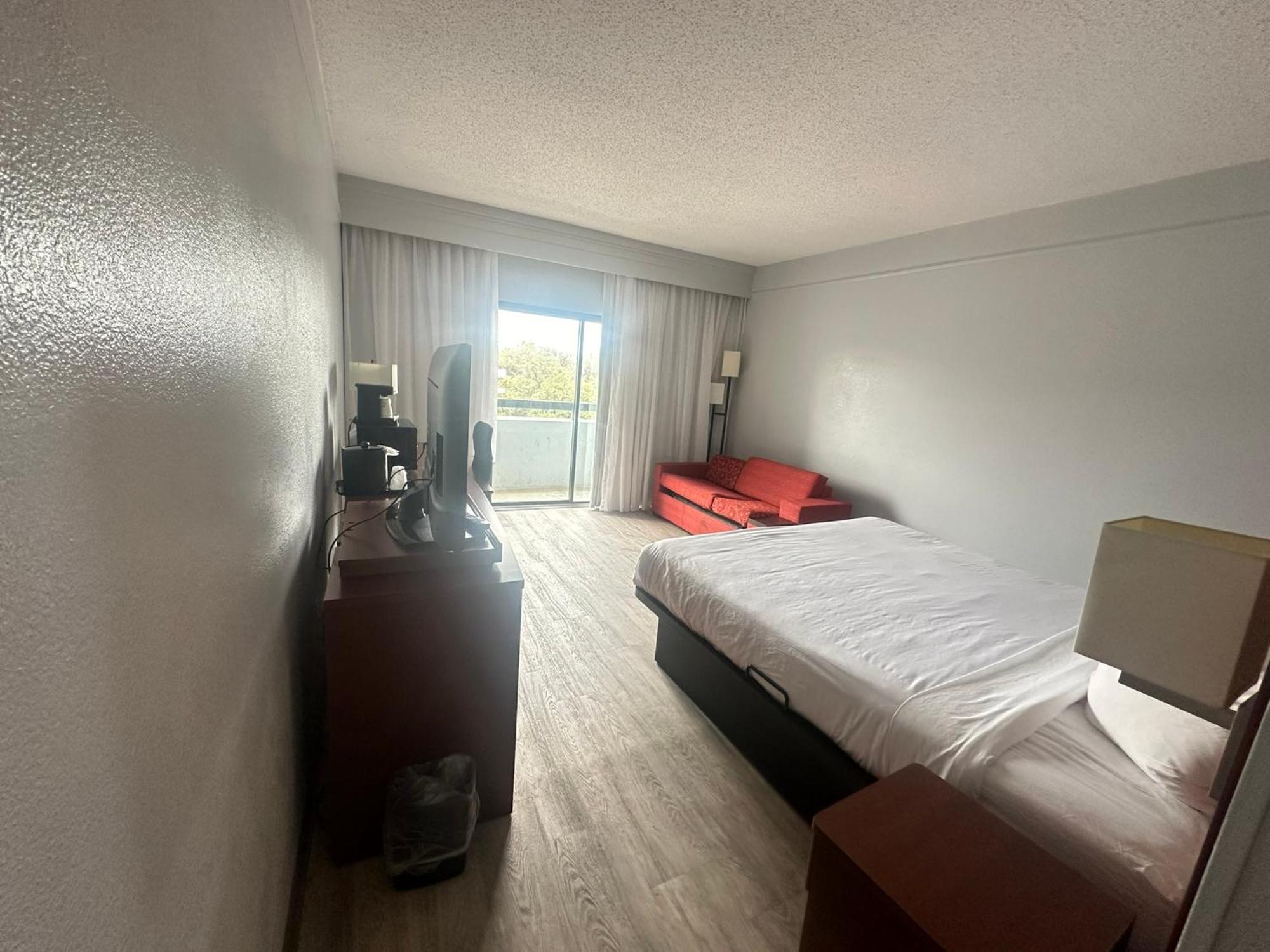 Super 8 By Wyndham Dallas Love Field Airport Ngoại thất bức ảnh