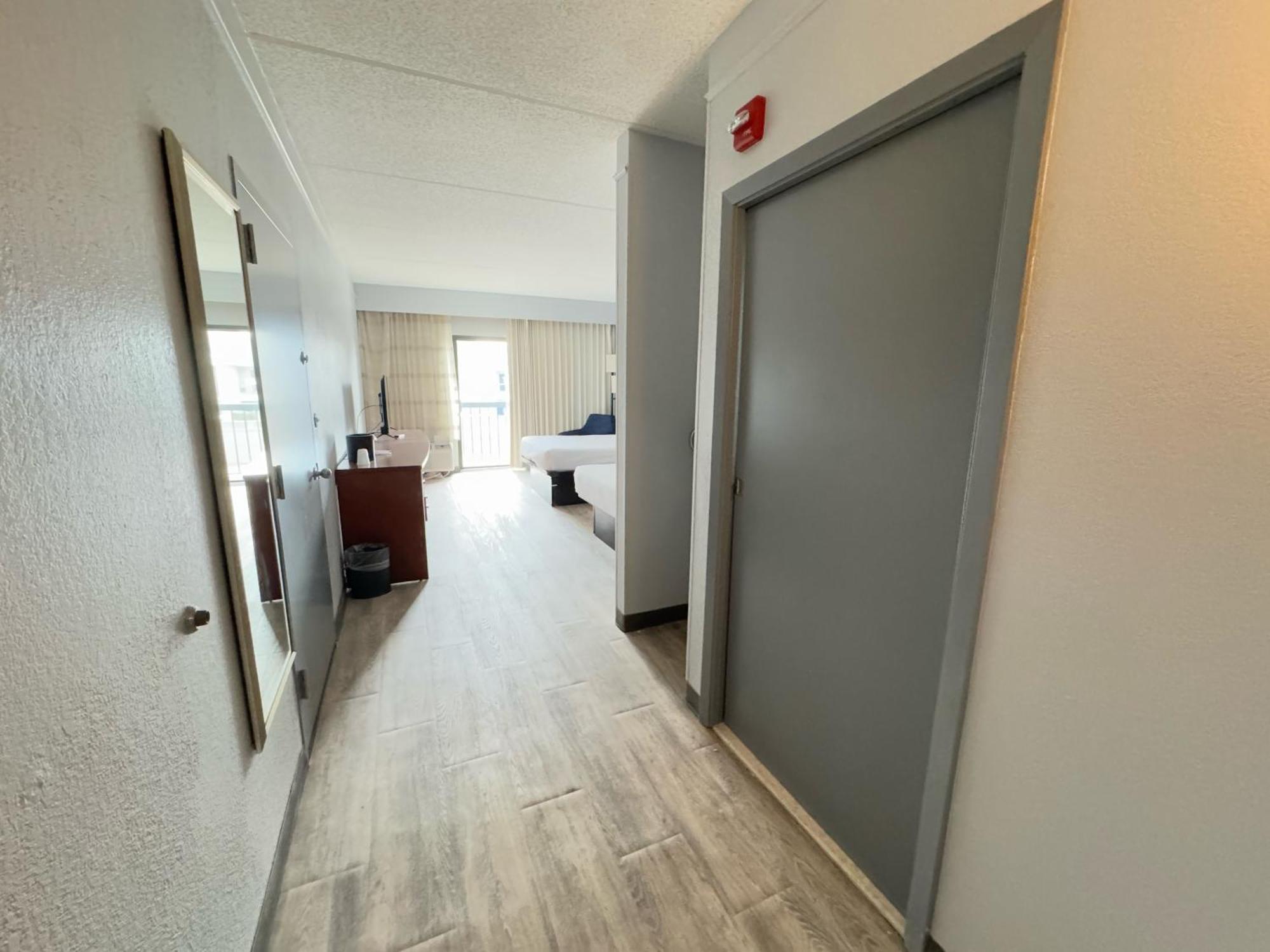 Super 8 By Wyndham Dallas Love Field Airport Ngoại thất bức ảnh